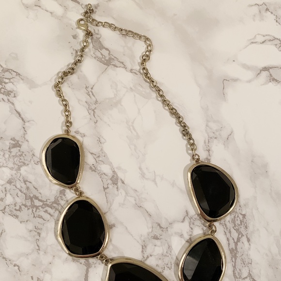 Statement Necklace Costume Jewellery black gold - Picture 2 of 2